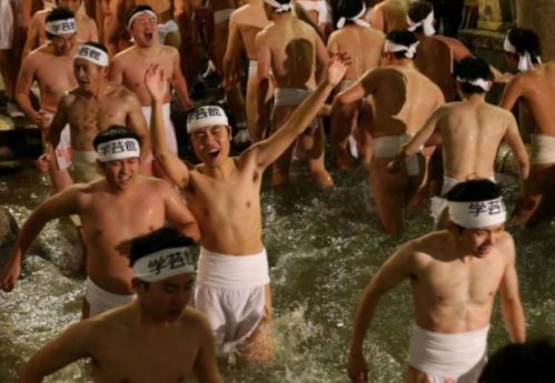 HER SENE 10 BİN KİŞİ KATILIYOR