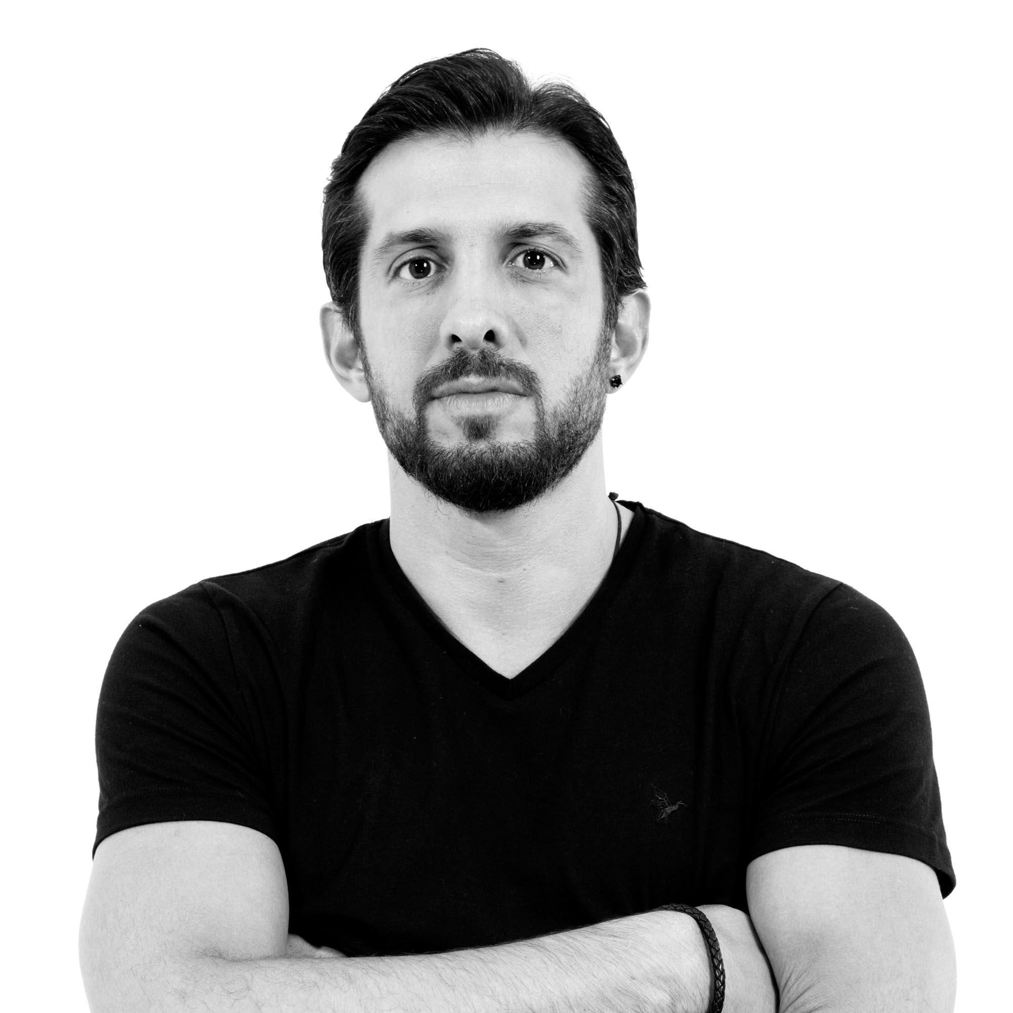 Kerem Tunçeri Kimdir?