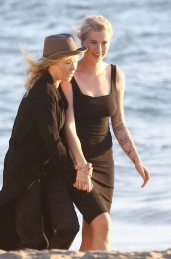 Kim Basinger ve kızı Ireland Baldwin