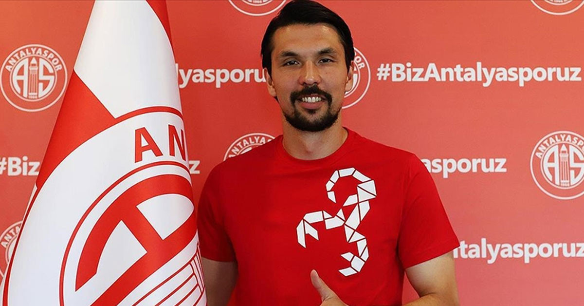 Hangi takımda oynuyor?