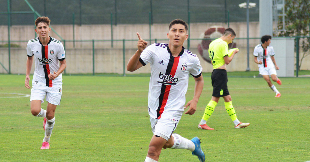 KARİYERİNDE KAÇ GOLÜ VAR?