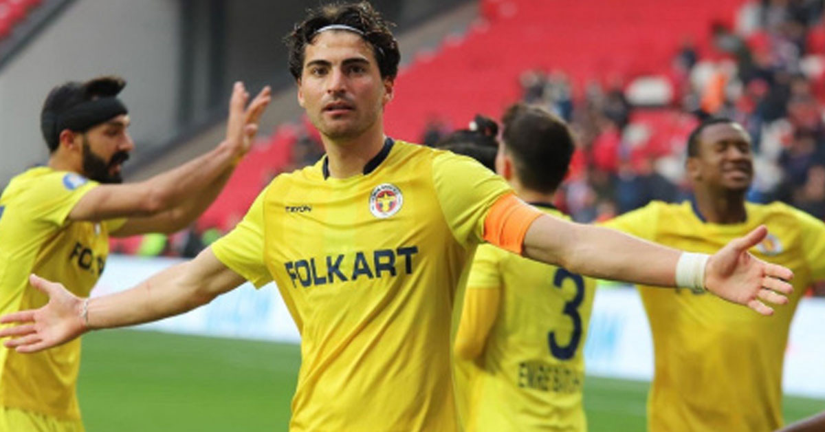 Golleriyle büyük ses getirdi