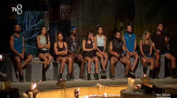 ACUN ÇAĞRI'YA REST ÇEKTİ