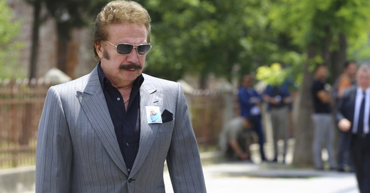 'Eskiden smokin giyerdik'