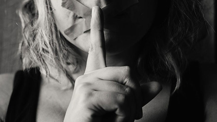 Sevgilisini Önce Gasp Etti Sonra Toplu Komplo Kurdu 