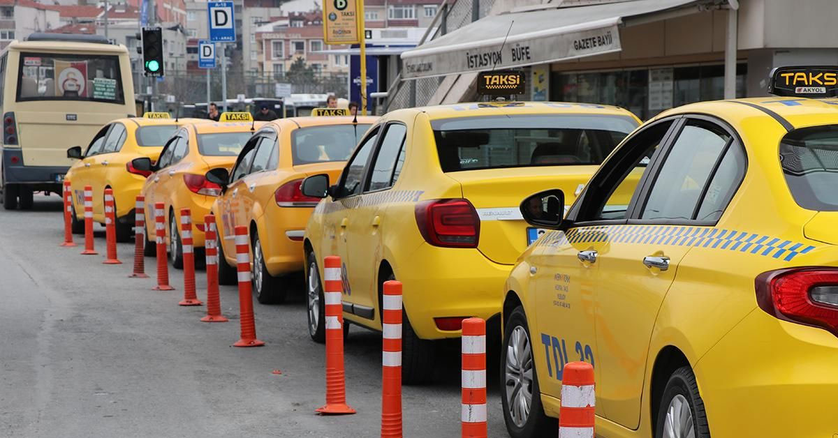 LÜKS ARAÇLARLA SEYEHAT SAĞLIYORLAR