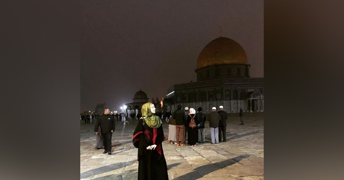 Ablasıyla çalışıyor