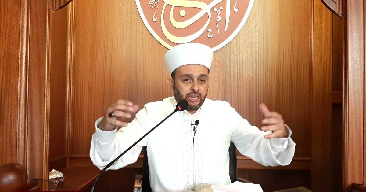 Açık giyinen kadınlara seslendi