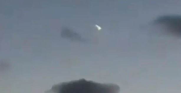 "PAZAR AKŞAMI GÖRÜLEN TİPİK BİR GÖKTAŞIDIR"