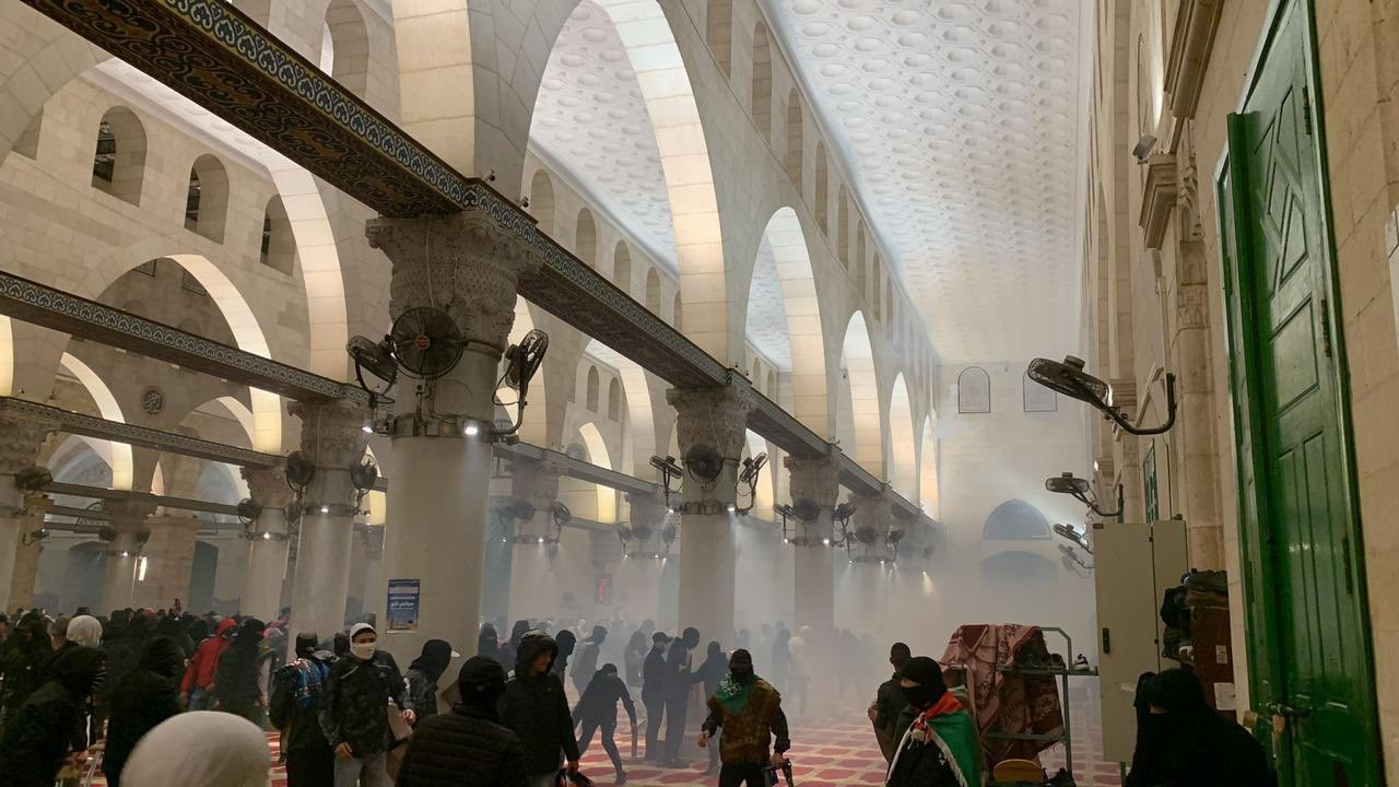 Beklenen oldu: Cuma namazı sonrası Mescid-i Aksa'da Müslümanlara tekrar müdahale