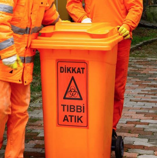 TIBBİ ATIK ARTIYOR!