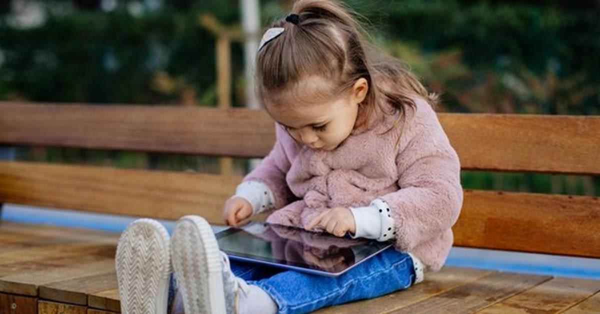 Çocuklara yaklaşırken yanlış tutumlardan kaçınılmalı 