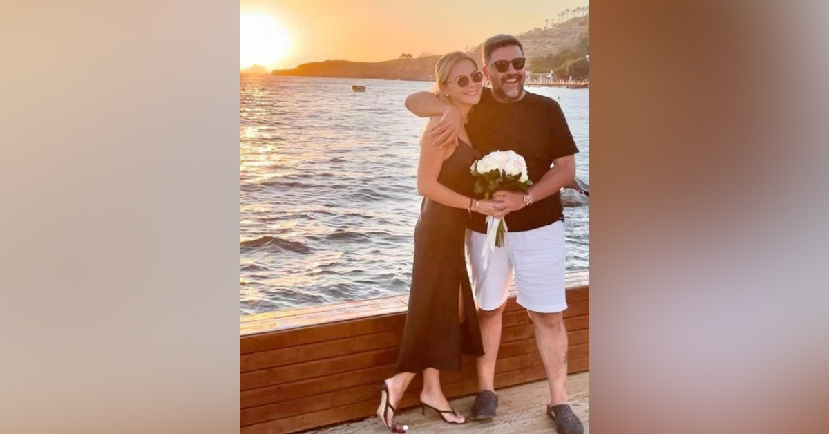 Eşinin soyadını sildi