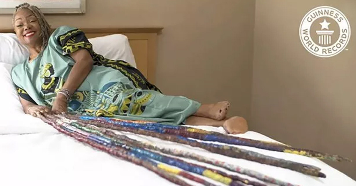 Tırnaklarını kesmiyor