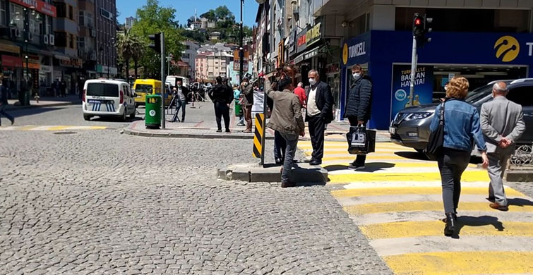 “İNSANLAR BİLİNÇSİZ DAVRANIYOR”