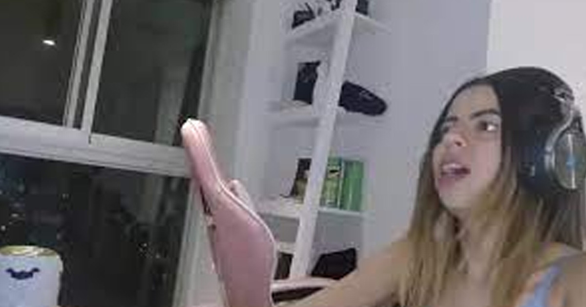 Canlı yayında ilişkiye girdi