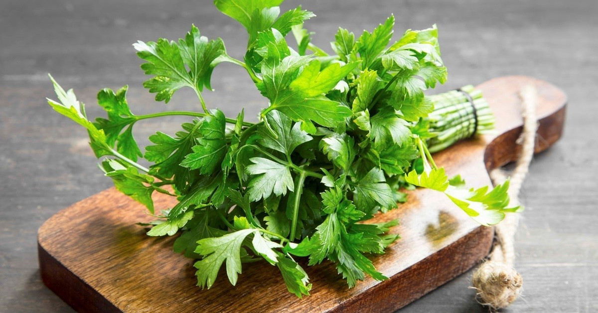 Saç dökülmesini önlüyor