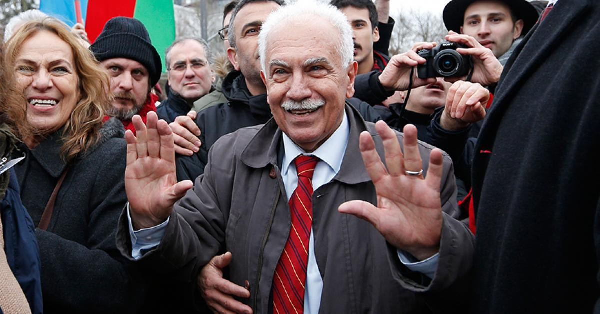 Sözlerden sonra kahkaha attı