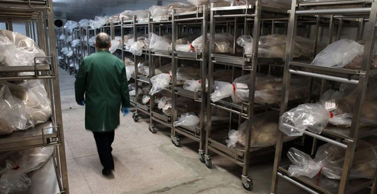 “ELLERİNİZDEKİ MASKELERİ SAĞLIK ÇALIŞANLARINA VERİN”