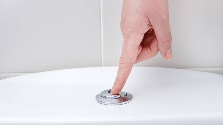 Rezervuar Düğmesine Parmak Ucuyla Basmak 