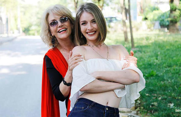 Suna Yıldızoğlu ve kızı Yasemin Allen