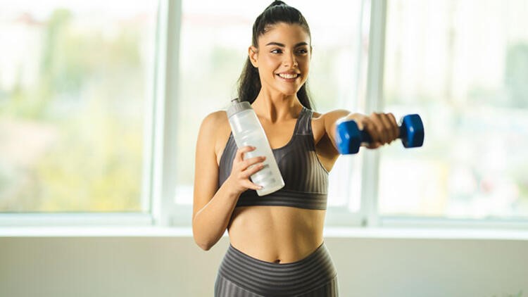 Dumbell Yoksa Su Şişesini Kullanın