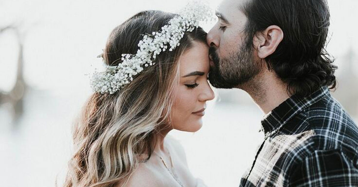 Zıt kutuplar birbirini çeker