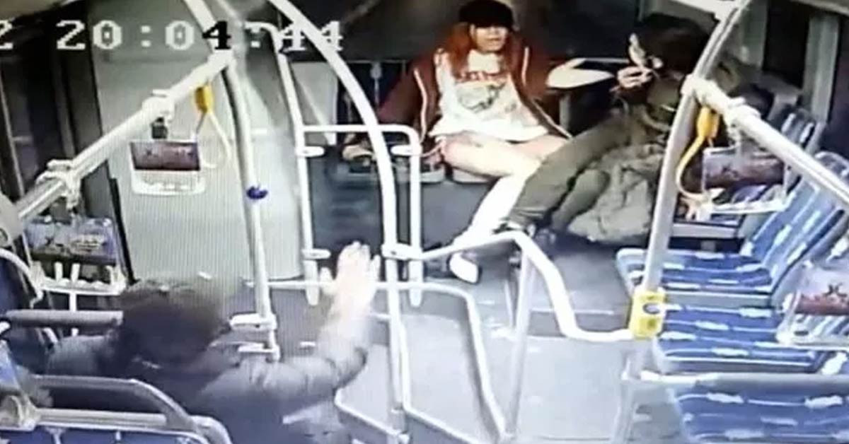 Genç kızı taciz etti