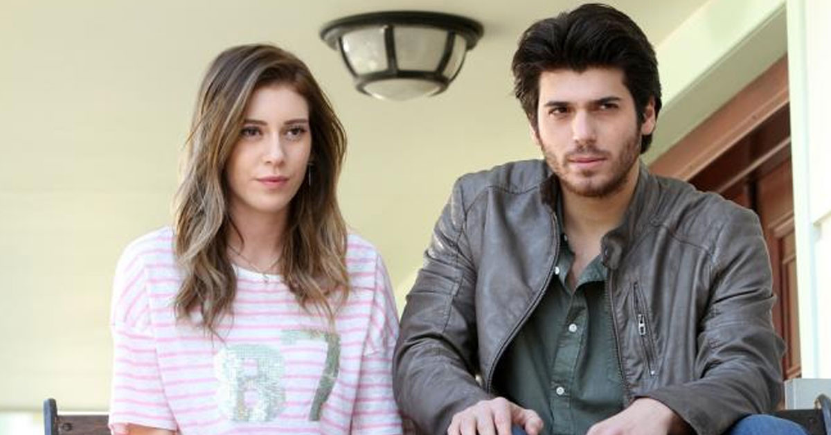 Sinem Kobal'la oynadı