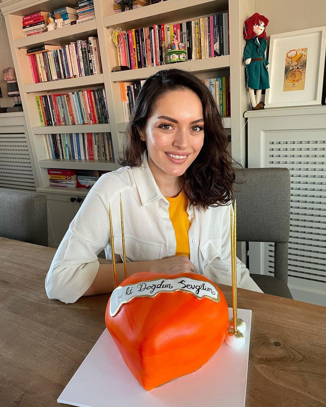 Ezgi Mola – ezomola