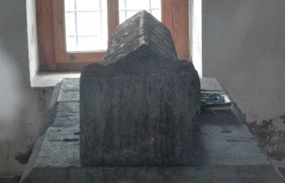 “İLMİ YA DA DİNİ SINIFTAN BİRİ OLDUĞU YÖNÜNDE BİR KAYNAK YOK”