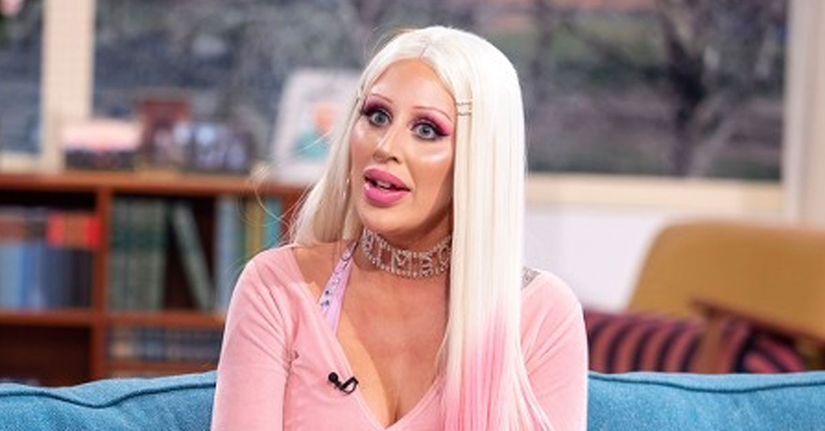 10’dan fazla estetik yaptırdı 