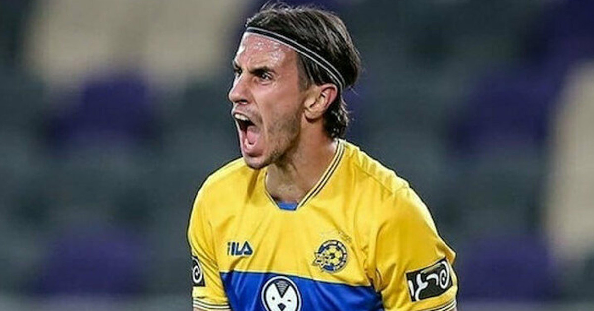 HANGİ TAKIMLARDA OYNADI?