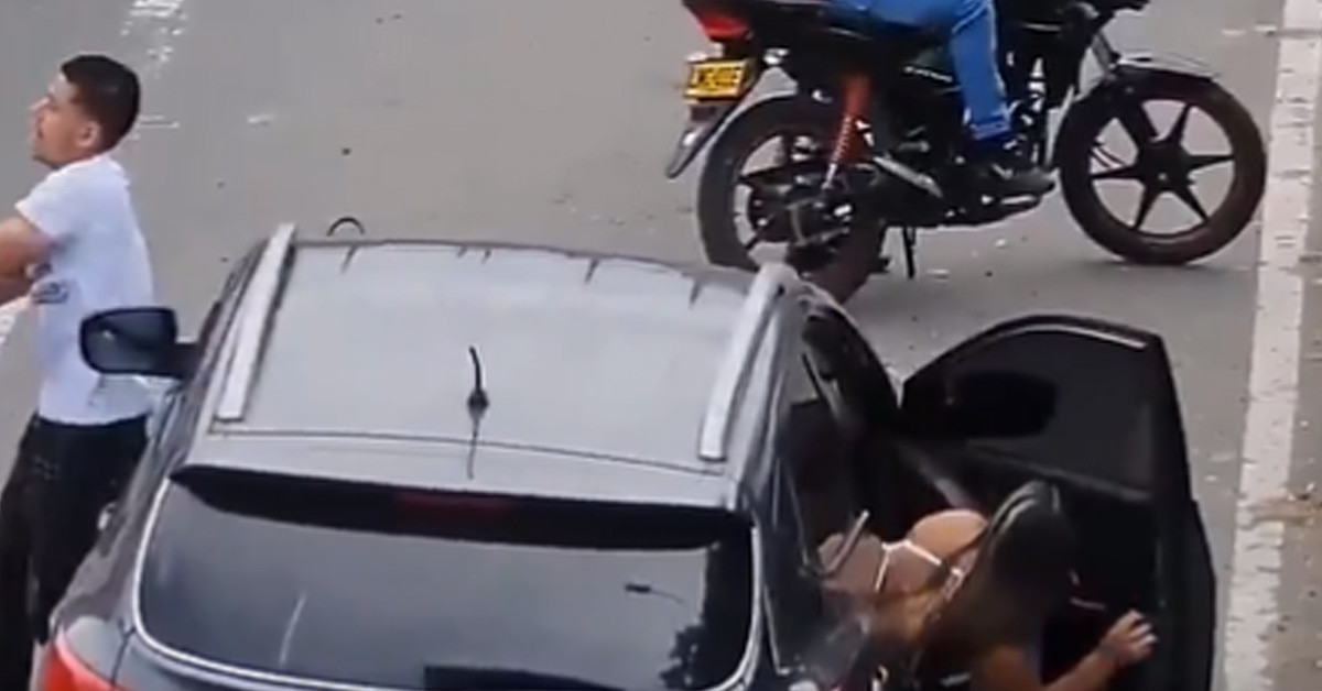 Çıplak kadın kaçtı