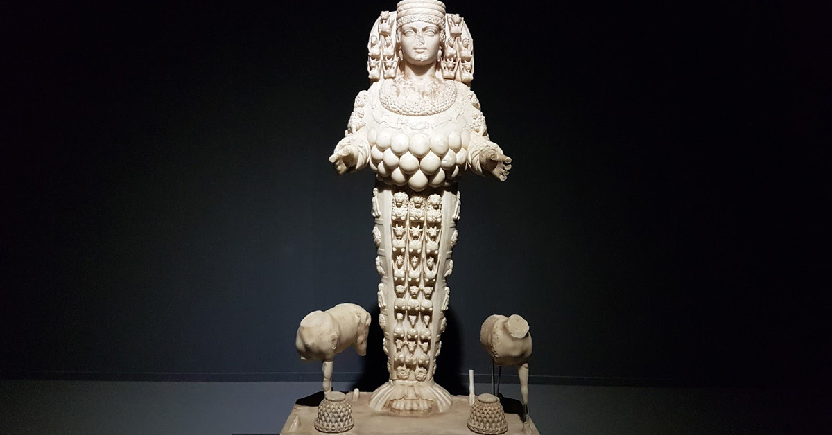 BÜYÜK ARTEMİS HEYKELİ (İZMİR)