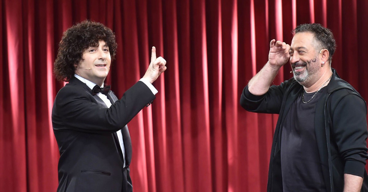 Cem Yılmaz ile ilişkisi