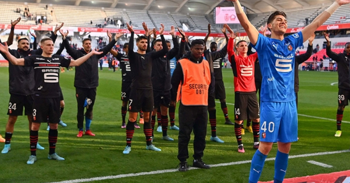 Maç sonunda alkış aldı