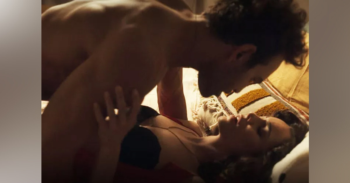 Olay yaratan sevişme sahnesi!