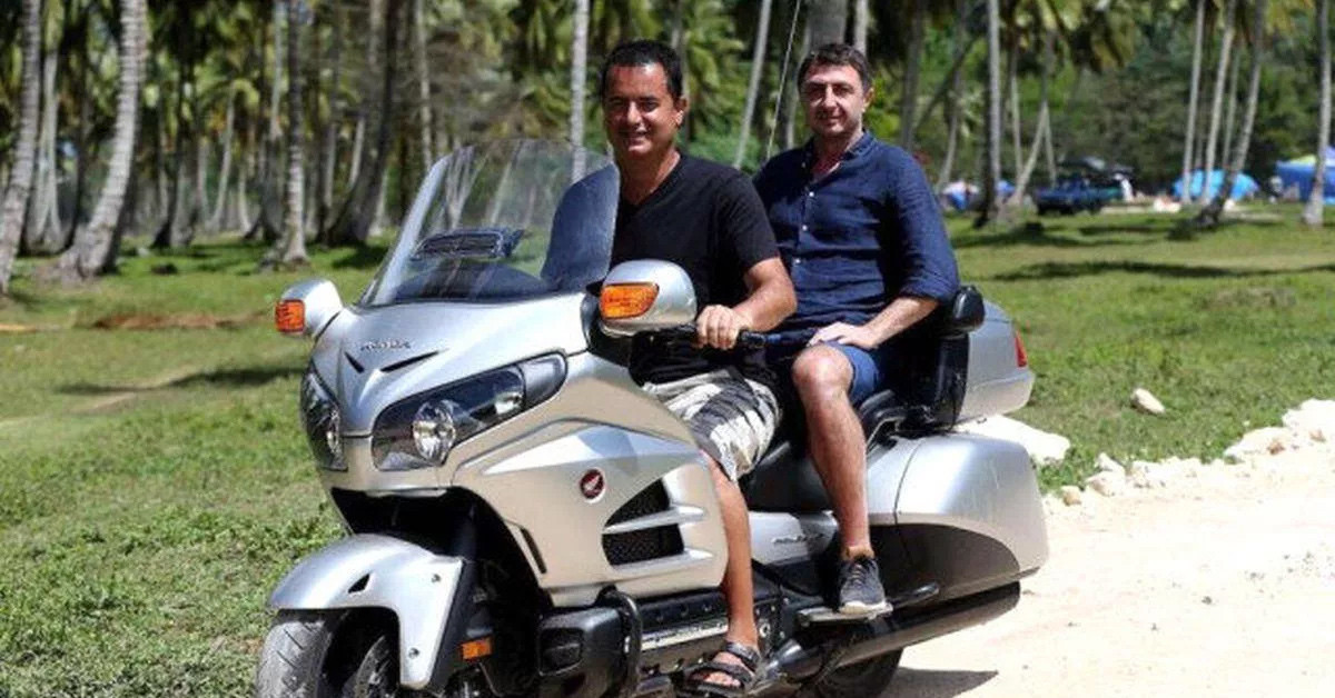 ACUN ILICALI ONU GETİRDİ!