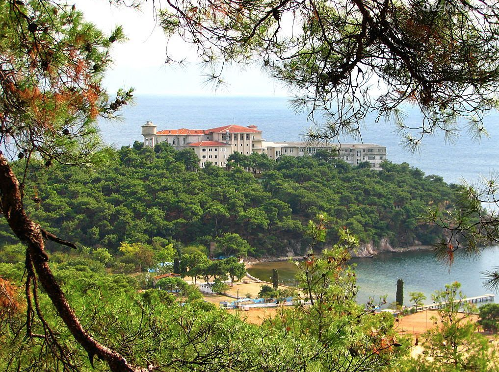 HEYBELİADA SANATORYUMU