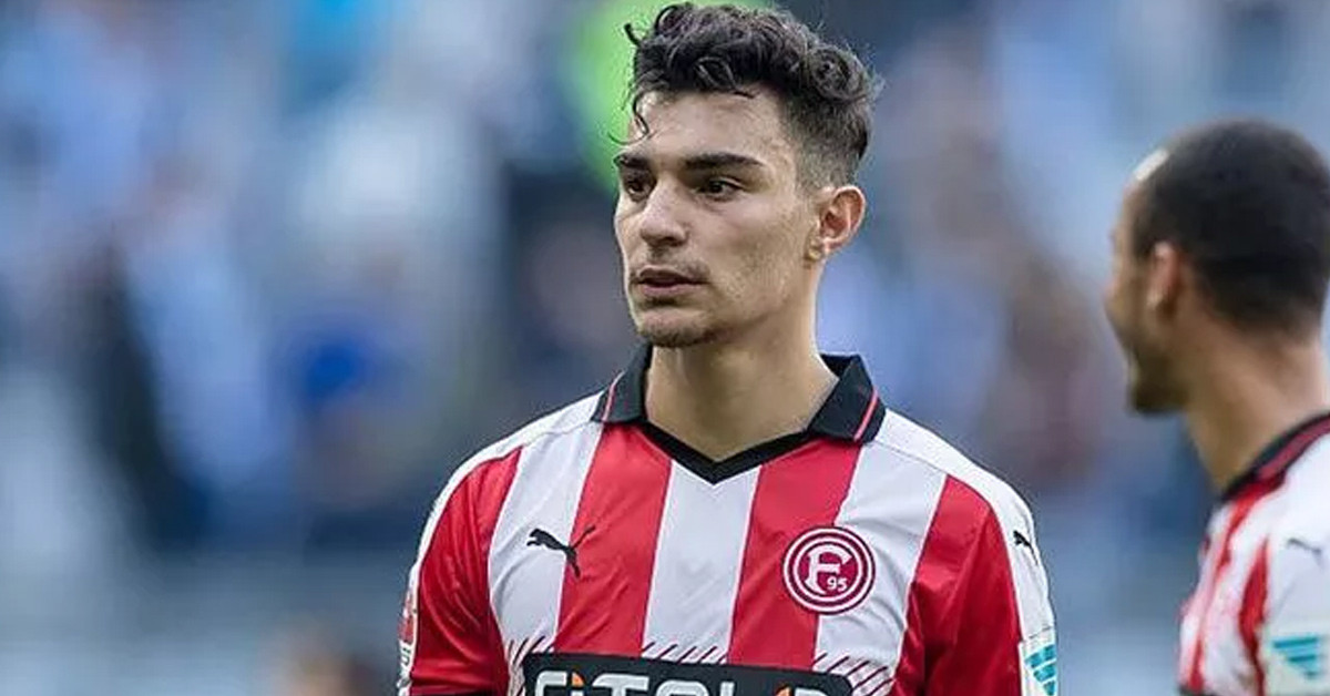 HANGİ TAKIMLARDA OYNADI?