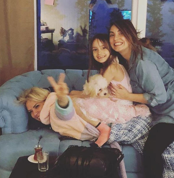 Yeşim Salkım ve kızı Gizem