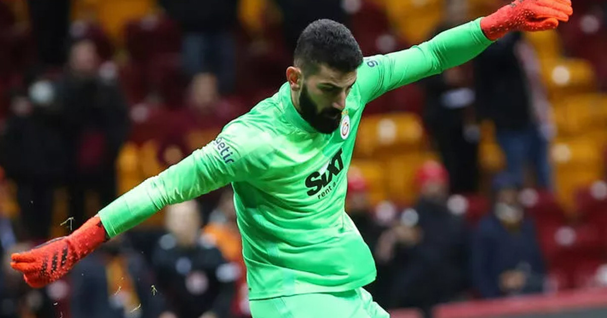 HANGİ MEVKİDE OYNUYOR?