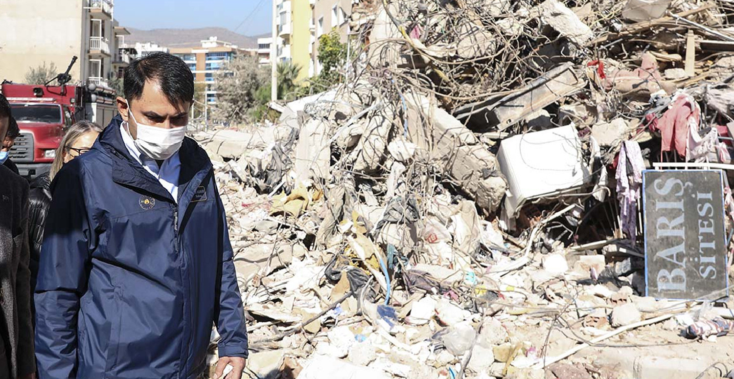 15 bin vatandaş enkazdan çıkarıldı 15 bin vatandaş enkazdan çıkarıldı
