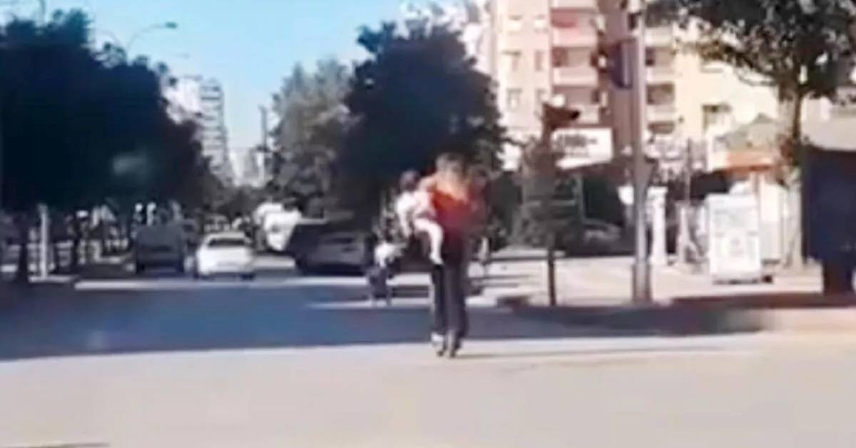 3 kişi scootera bindiler