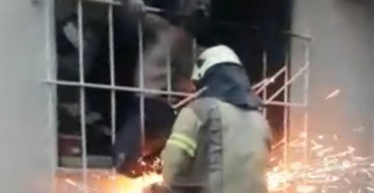 Güngören’de Yangın Çıkan Evde Akli Dengesi Bozuk Şahıs Mahsur Kaldı1111111111111111111111