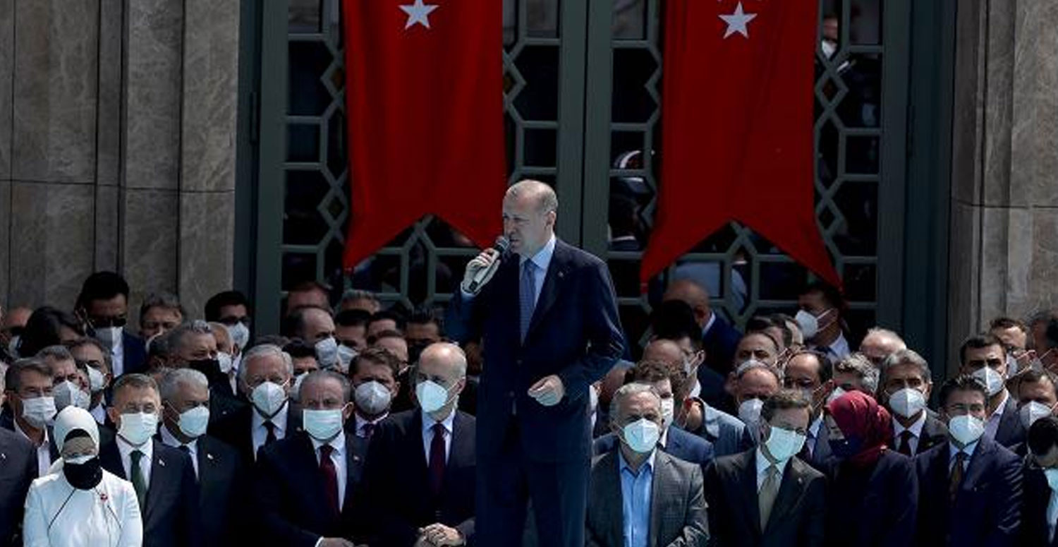 Cumhurbaşkanı Taksim Camii'de konuşma yapıyor