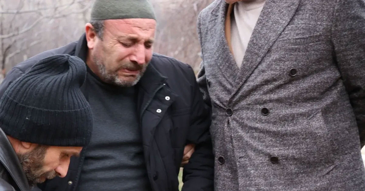 7 aylık evli Gülhan Esen, Kocaeli’nin Darıca İlçesinde başından vurularak öldürüldüğü tespit edildi. 25 yaşındaki Esen’in cinayet şüphelisi olarak da eski erkek arkadaşı M.T. olduğu iddia ediliyor