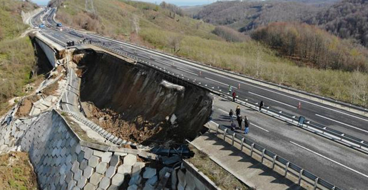 Düzce-Zonguldak Yolunda Çökme32145436