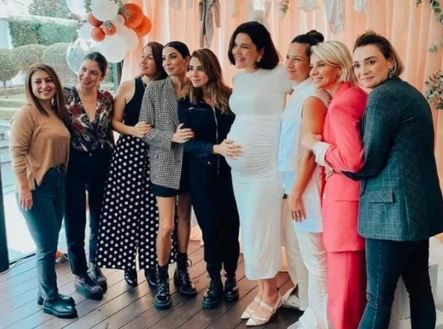 Bergüzar Korel doğum yaptı